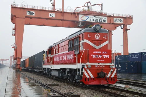 開(kāi)放高地 省屬國(guó)企 共建支點(diǎn)④丨長(zhǎng)江中游水運(yùn)連起陸上和海上絲綢之路——湖北港口集團(tuán)助力支點(diǎn)建設(shè)的道路貨物運(yùn)輸觀察